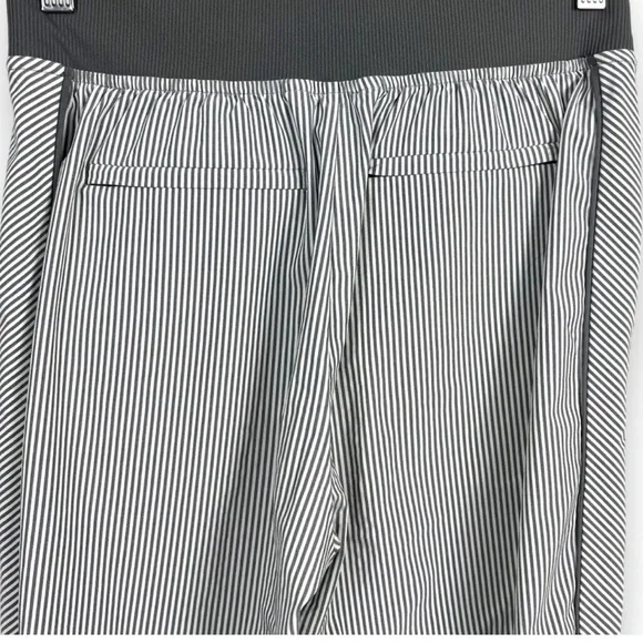 Athleta Brooklyn Textured Ankle Pant Gray and White Stripe Size 4 - Picture 9 of 10